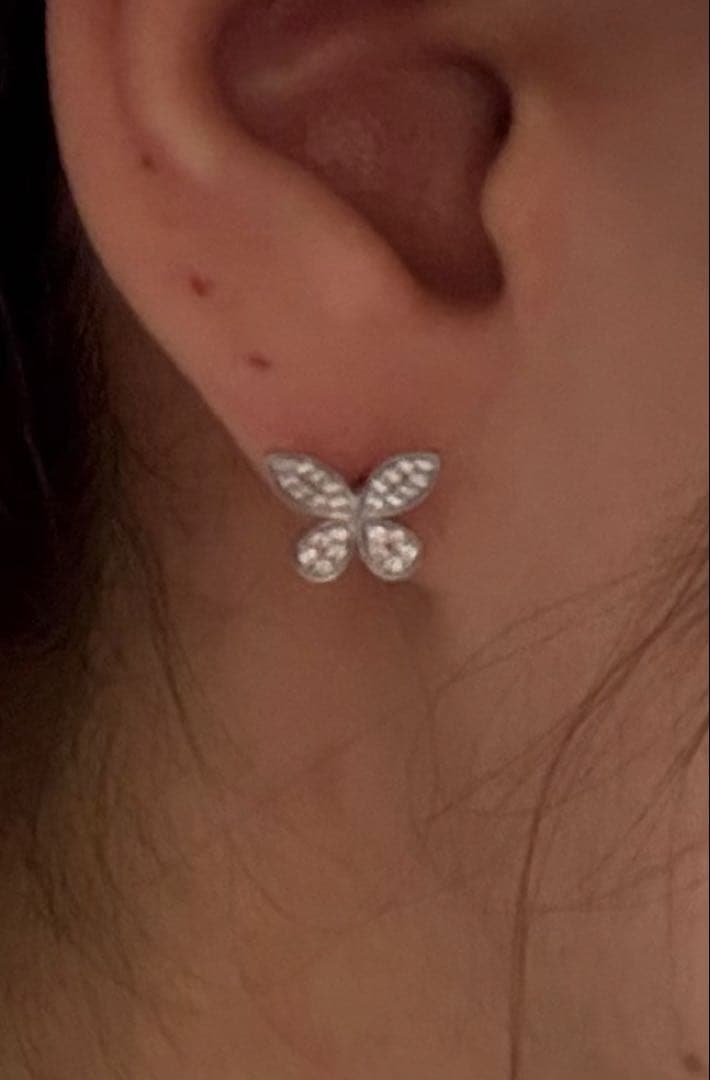 Pt 天然ダイヤモンド バタフライ パヴェ ピアス Pt 天然ダイヤモンド バタフライ パヴェ ピアス