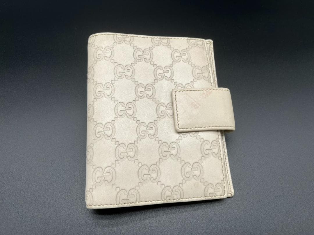GUCCI グッチ ホワイトレザー 手帳カバー GG柄