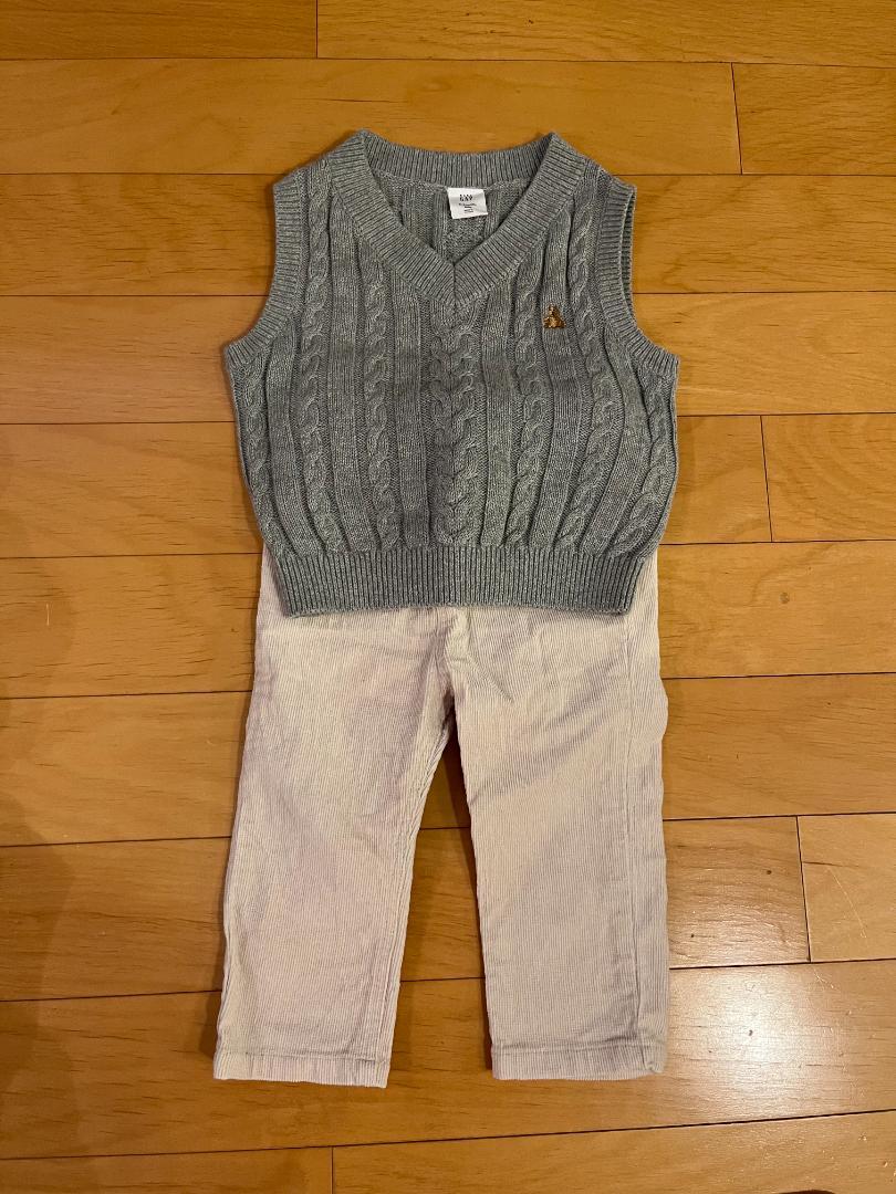 GAP ケーブルニットベスト & petit main コーデュロイパンツ
