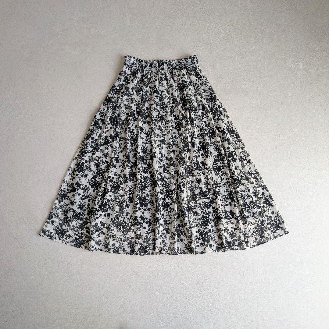 ANAYI モノトーンシルエットプリントタックスカート 花柄