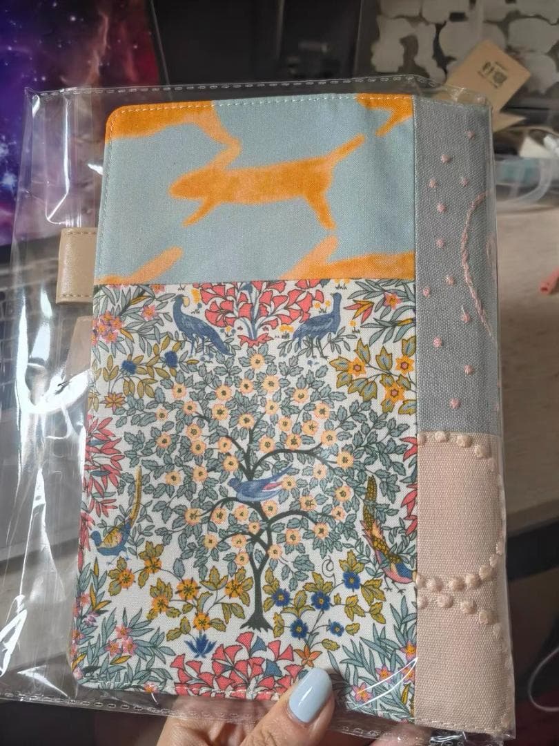 新品❗手作り軽奢復古霧ブルーガーデン刺繍 A5 手帳ブックカバー 文庫本 新品❗手作り軽奢復古霧ブルーガーデン刺繍 A5 手帳ブックカバー 文庫本