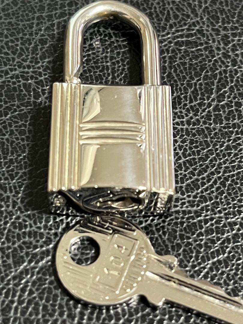 エルメス HERMES カデナ 南京錠 鍵 104 - メルカリ