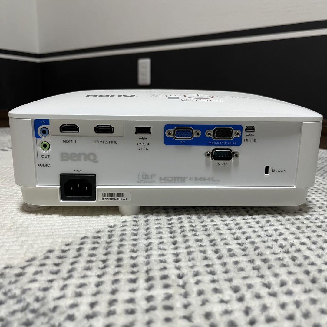 BenQ ゲーム向け 短焦点プロジェクター TH671ST