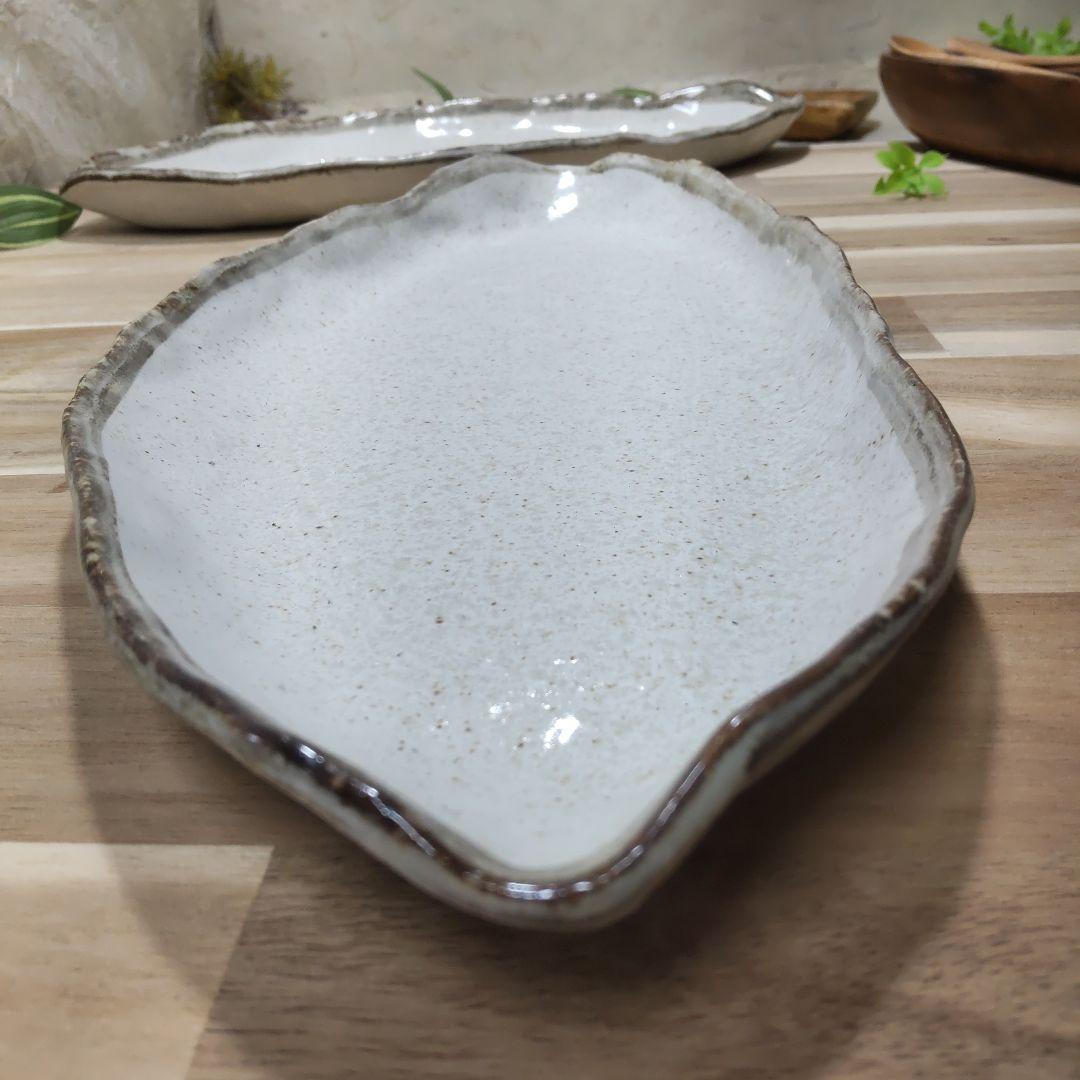 注文商品/美濃焼/白唐津16点セット SHIKIKA】片口すり鉢 16 φ16cm 白唐津 黒唐津 美濃焼 陶器 日本