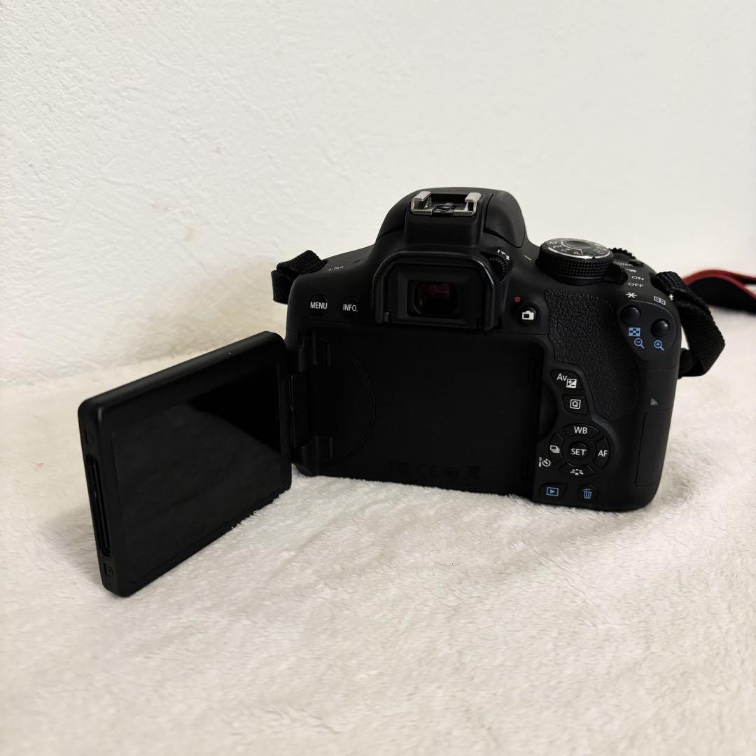 Canon EOS Kiss X8i ダブルズームキット