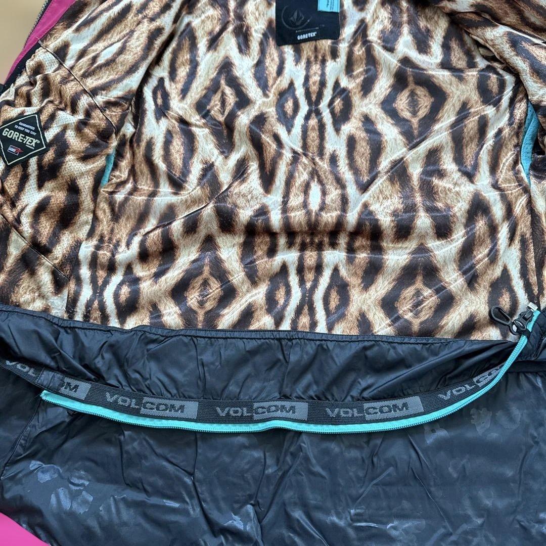 Volcom GORE-TEX スノーボードウェアセット Volcom GORE-TEX スノーボードウェアセット
