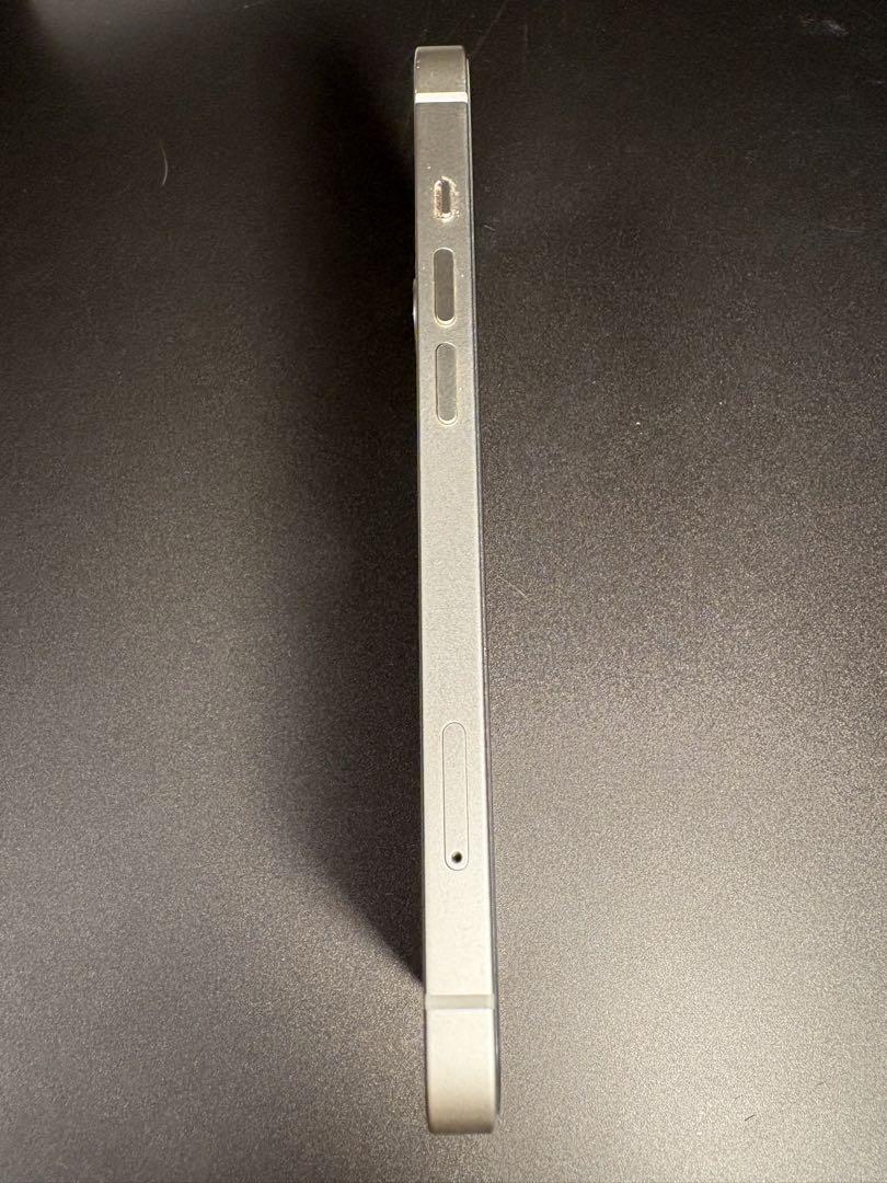 iPhone13 本体128GB スターライト　SIMフリー