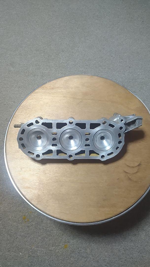 スズキ　ジムニー　SJ10 シリンダーヘッド