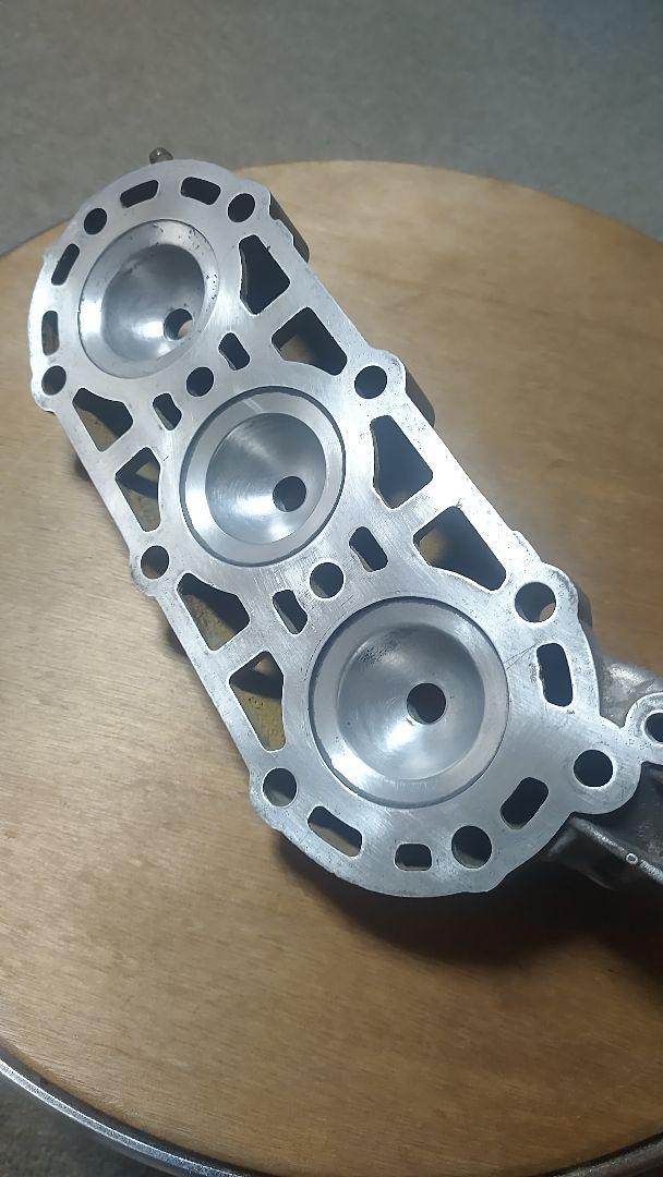スズキ　ジムニー　SJ10 シリンダーヘッド