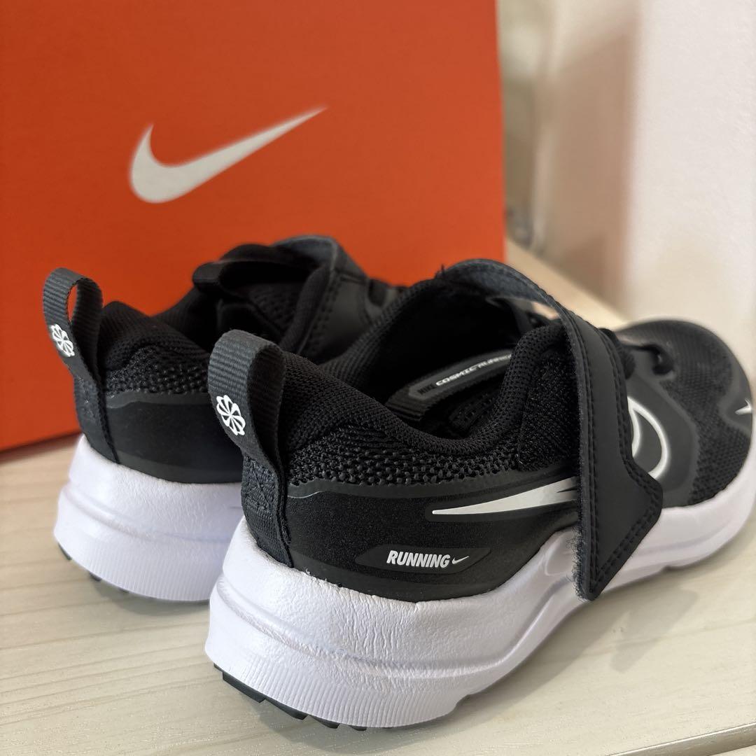 Nike スポーツシューズ　コミックスランナー　16.5