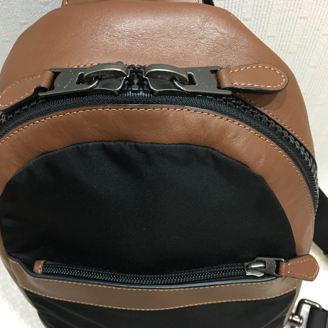 メンズバッ⊏ コーチ メンズボディーバッグ FlO2C-m35190404556 チャールズパックレザーコンビ いはござい