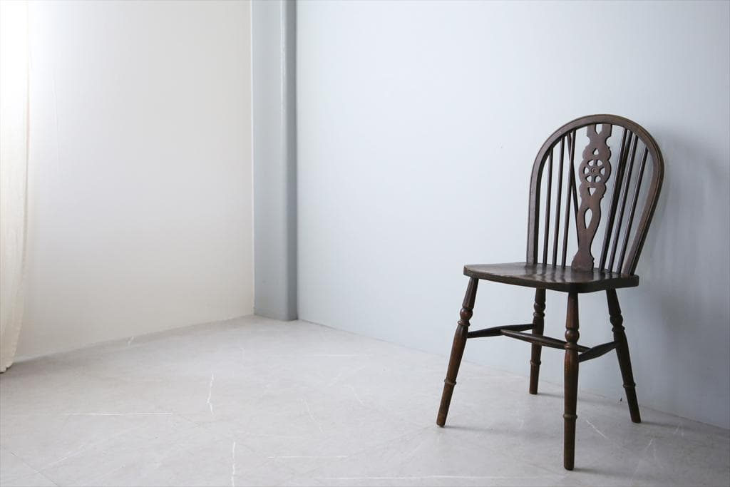 英国アンティーク木製ホイールバックチェア ダイニングイス 椅子 89-110-1傷や汚れあり MARWIL-DEMENAGEMENTS_CH