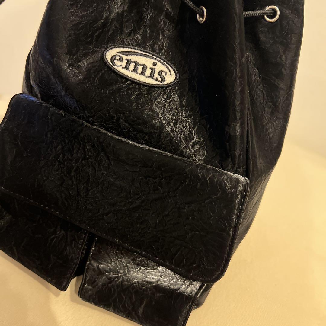 émis 黒 三角形バックパック キーホルダー付き