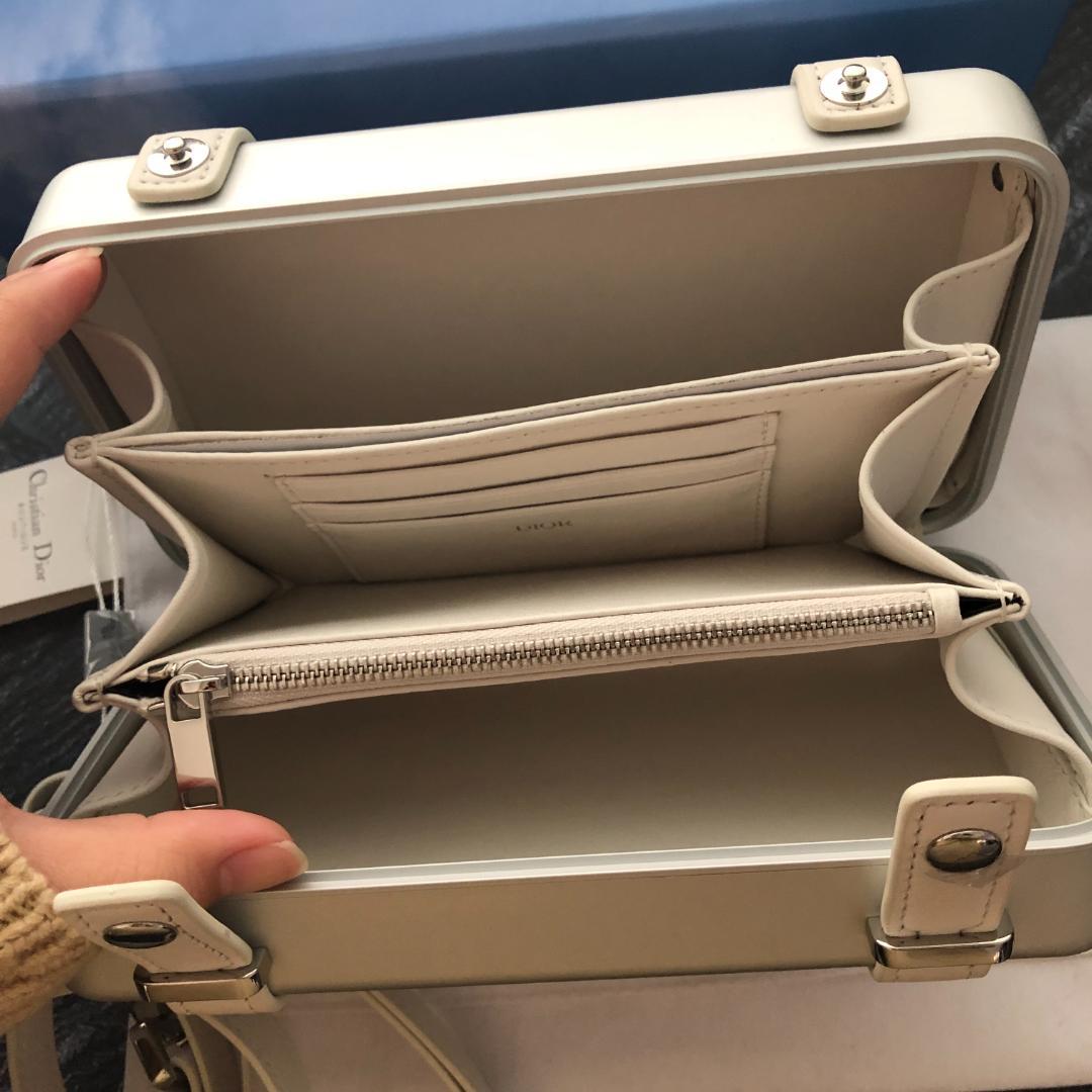 最安値級価格ディオール リモワ パーソナルクラッチ 銀シルバー ボディ