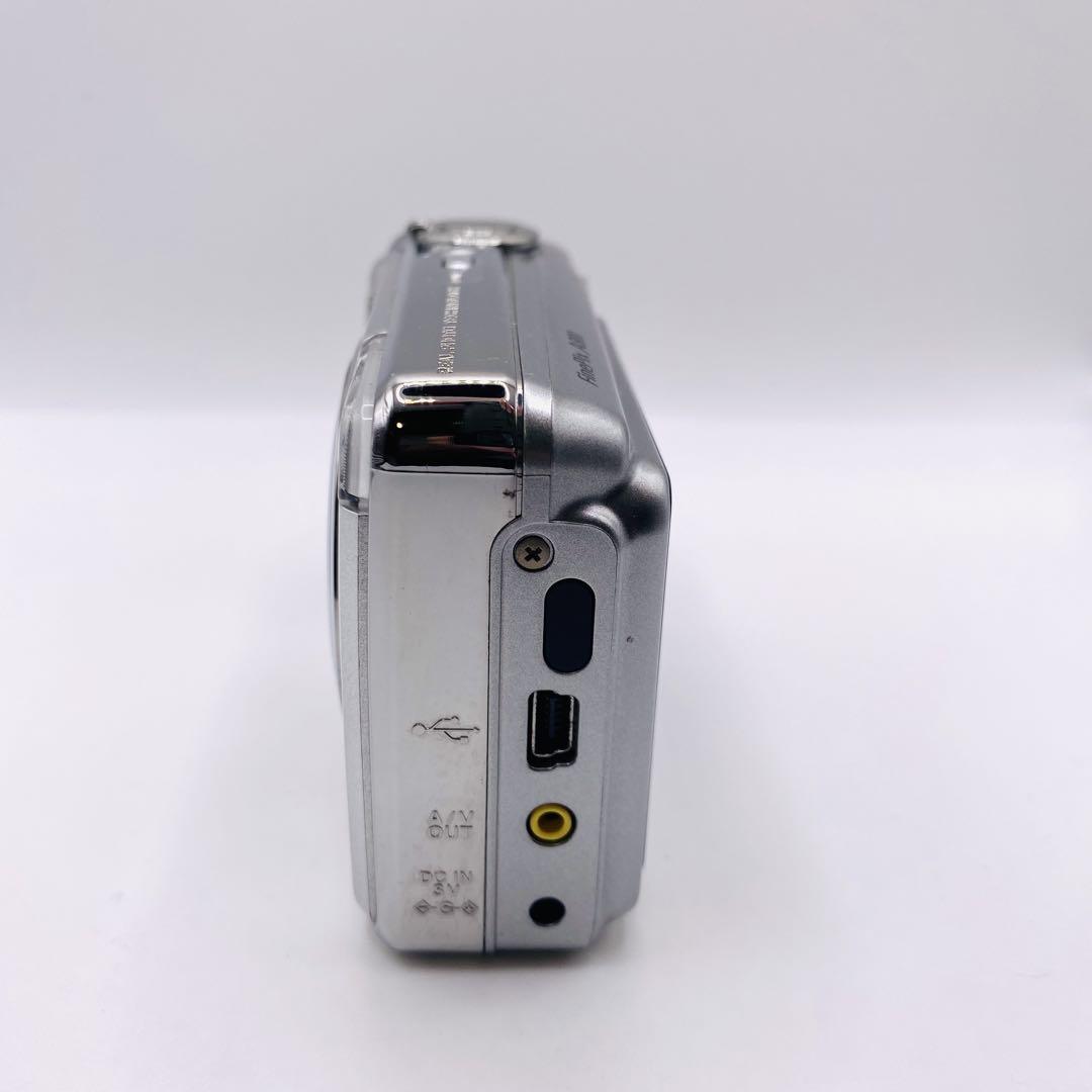 FUJIFILM finepix A800 デジタルカメラ　単三電池使用