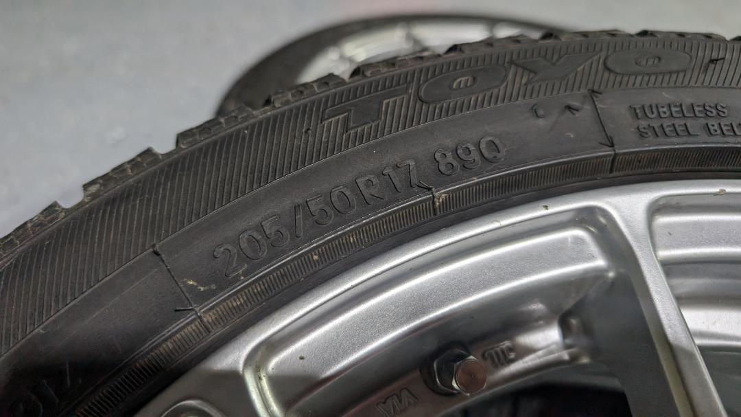 ENKEI　PF03　17インチ7J＋50 PCD100 205/50r17