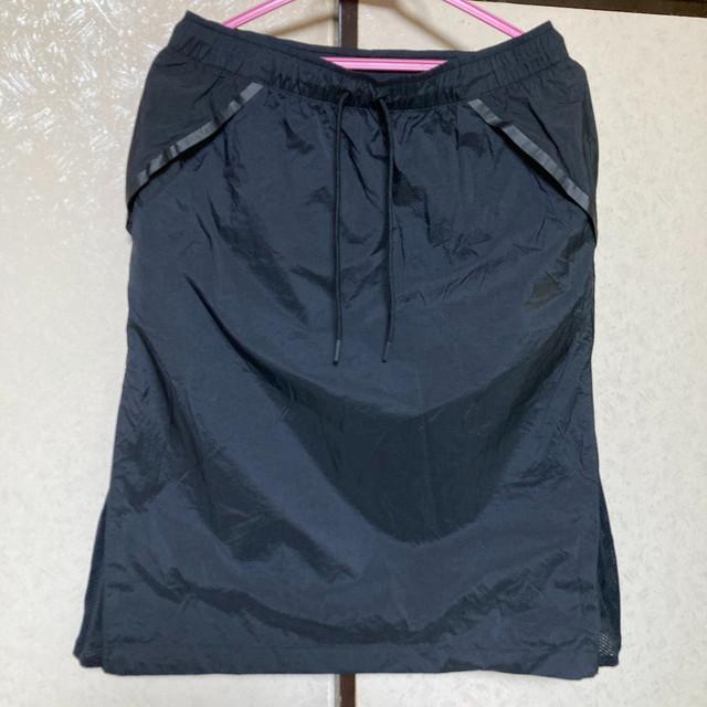 大人女性の ナイキ テックハイパーメッシュスカート 黒 Lサイズ 新品未使 スカート