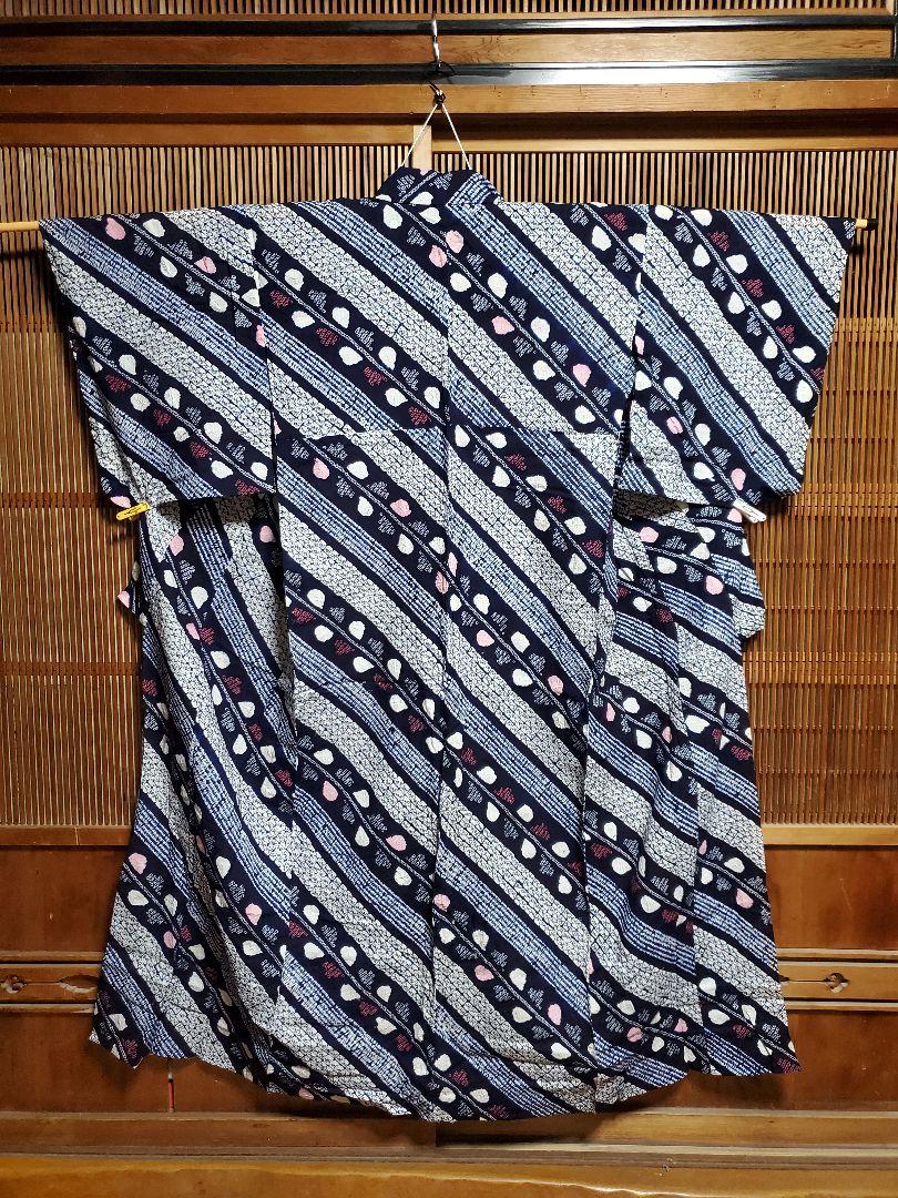 保管品　レトロ　絞り　浴衣　裄約63㎝　肩山からの身丈約153㎝　手縫い品　①