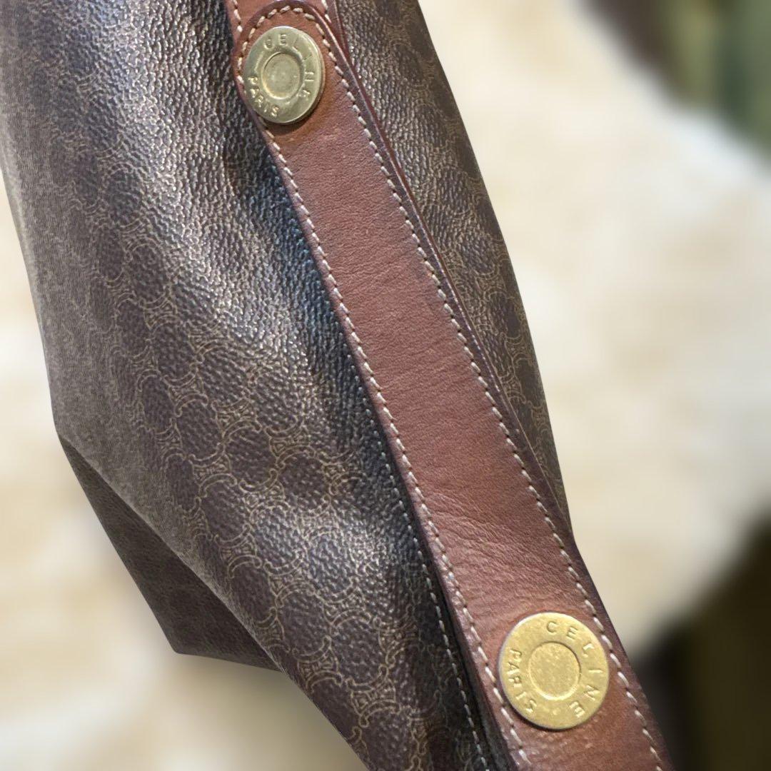ホットプレート セール 美品 CELINE ショルダーバッグ ハニカムパターン セリーヌ バッグ