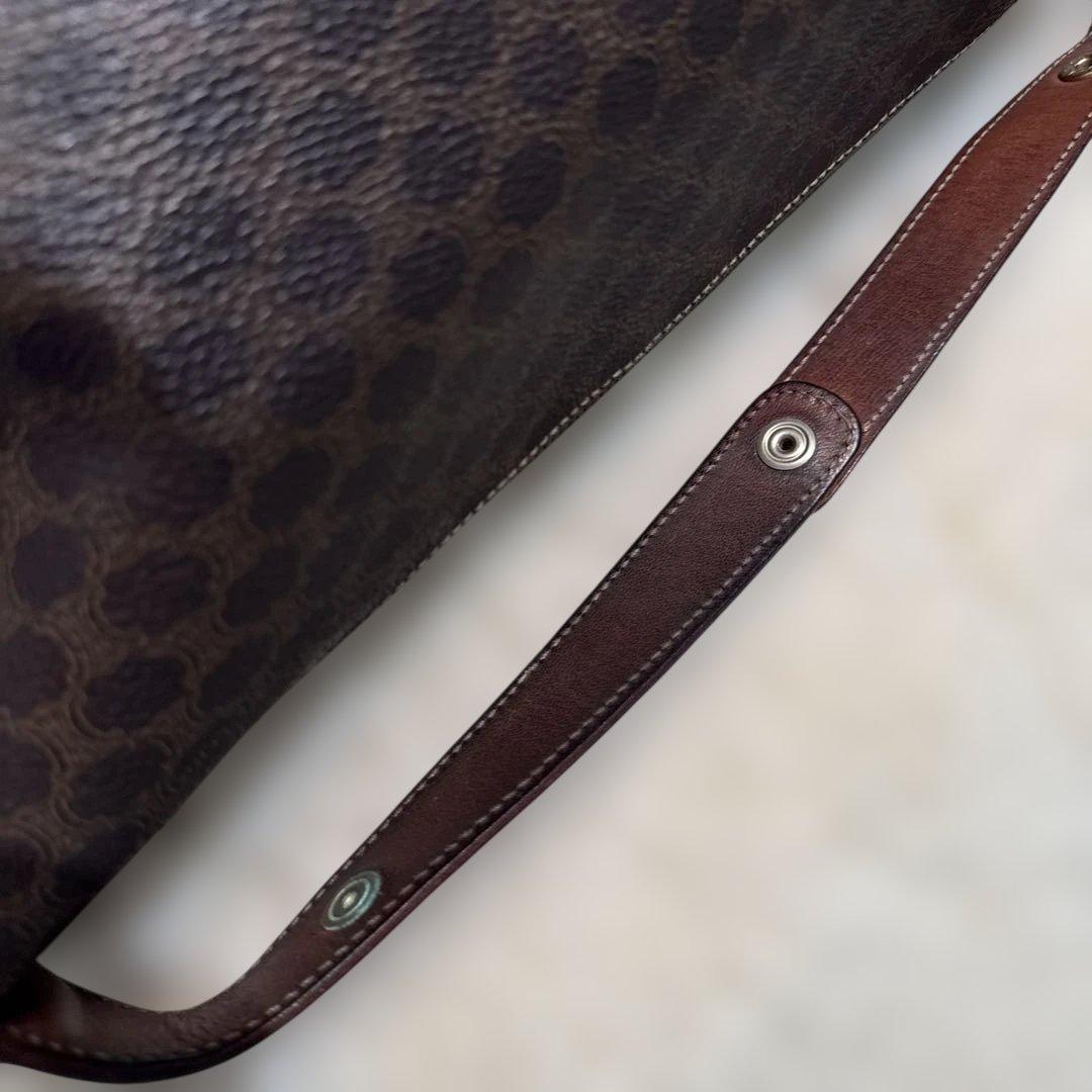 美品 CELINE セリーヌ ハニカムパターン ショルダーバッグ