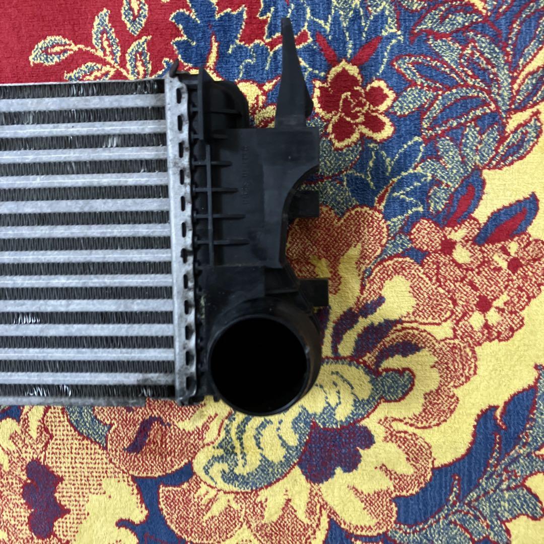 ベンツVクラス純正　W447 V220d インタークーラー