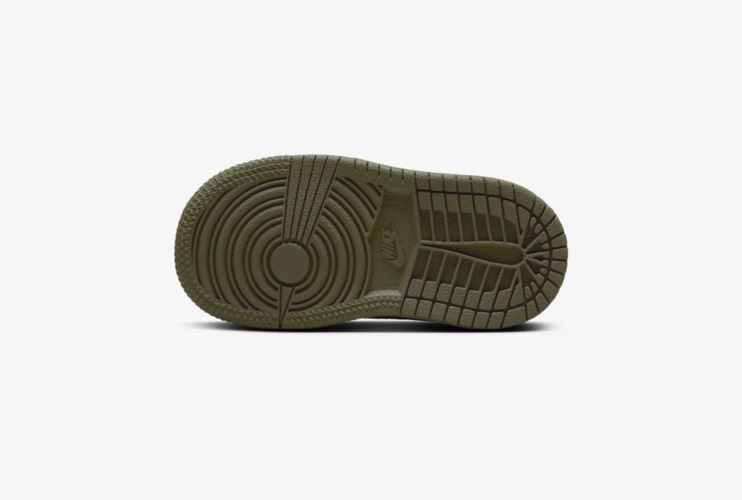 スニーカー Air Jordan Travis  Reverse Olive  15cm