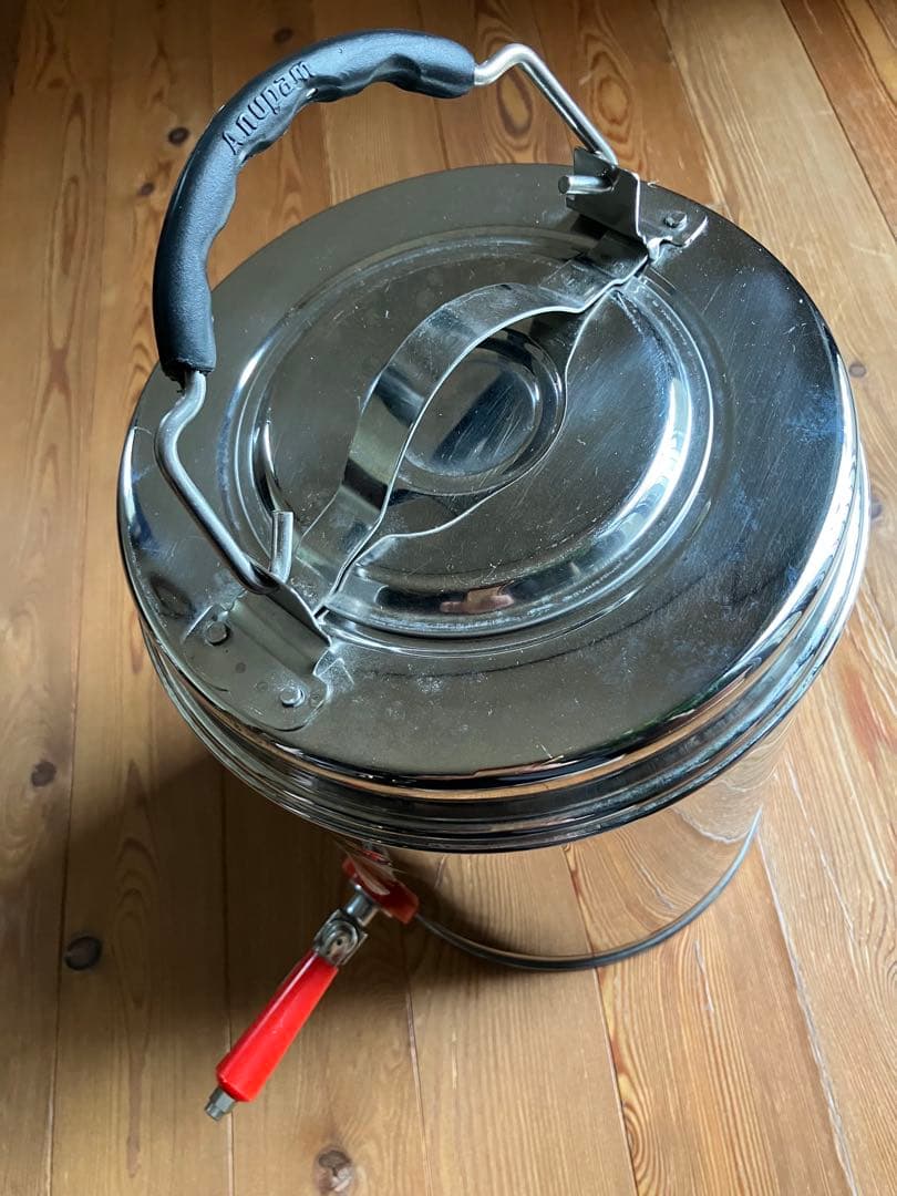 ステンレス製ウォータージャグ