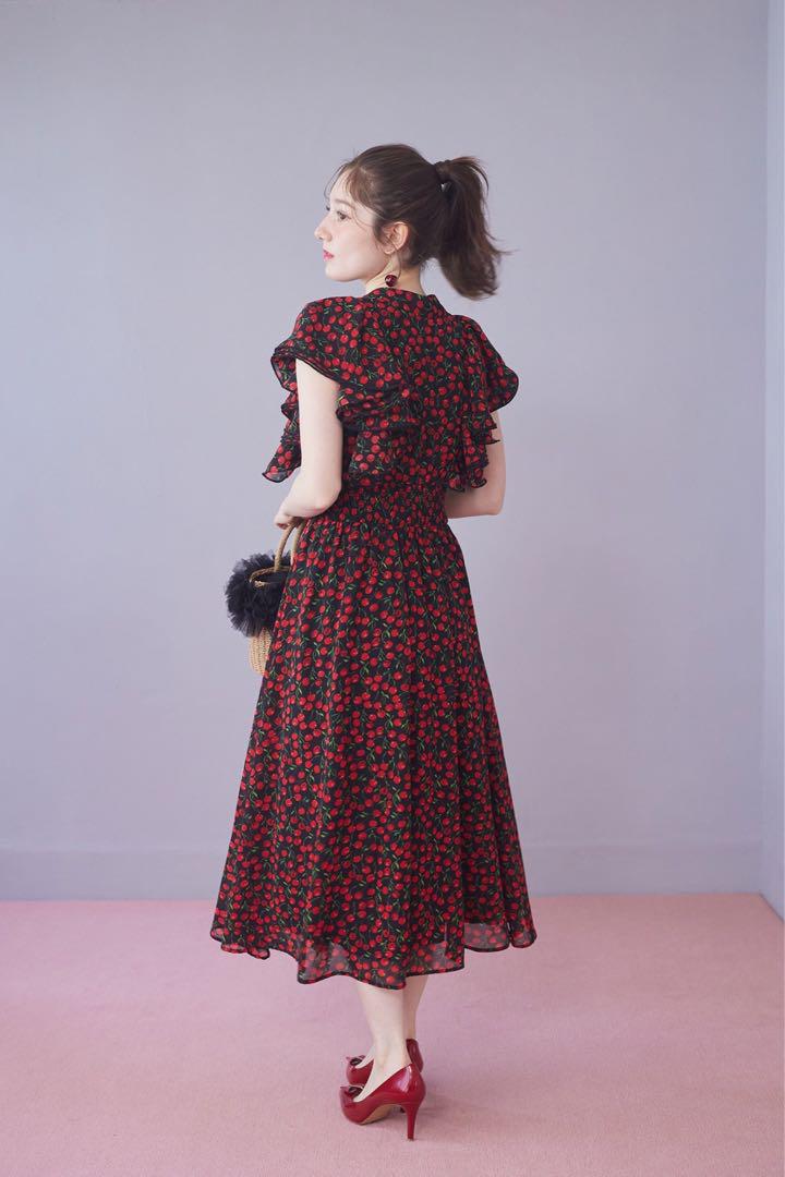 新品◆tocco closet◆チェリープリントウエストシャーリングワンピース②