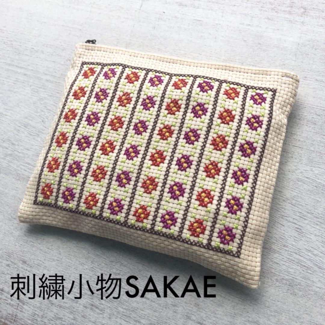ハンドメイド手縫い刺繍花柄ポーチ 母子手帳ケース 通帳ケース メルカリ ハンドメイド手縫い刺繍花柄ポーチ 母子手帳ケース 通帳ケース メルカリ