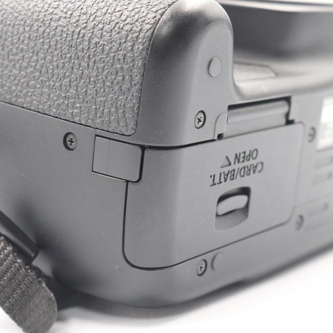 EOS 1300D