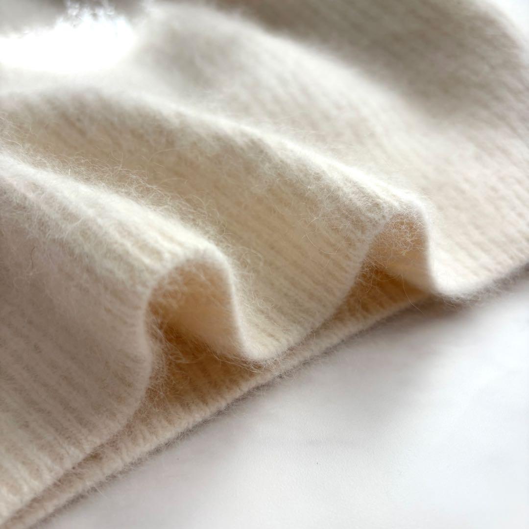 【スピックアンドスパン】ラクーンファーニット ボトルネック 片あぜ ふわふわ 白 【スピックアンドスパン】ラクーンファーニット ボトルネック 片あぜ ふわふわ 白