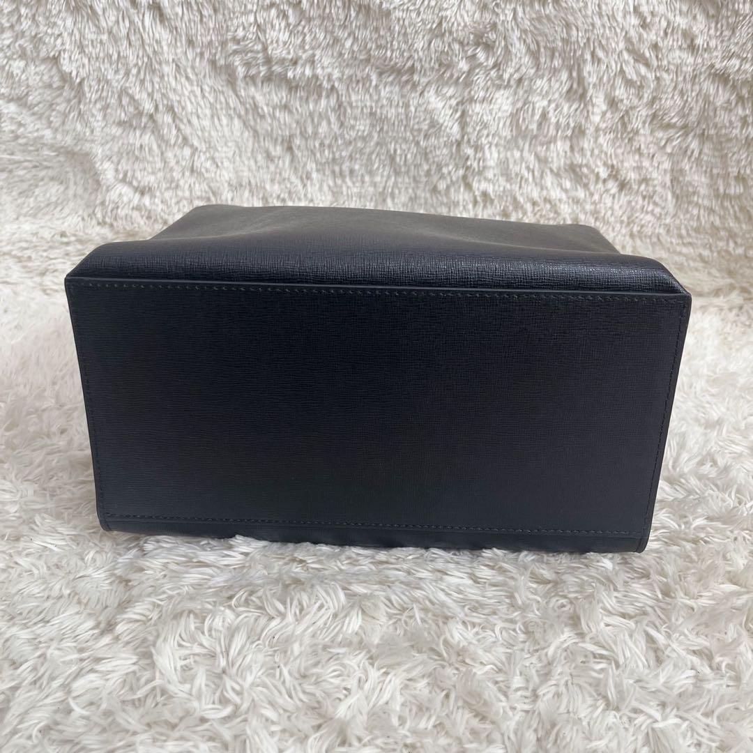 【美品】【現行ロゴ】フルラ オリー トートバッグ ハンドバッグ レザー ブラック