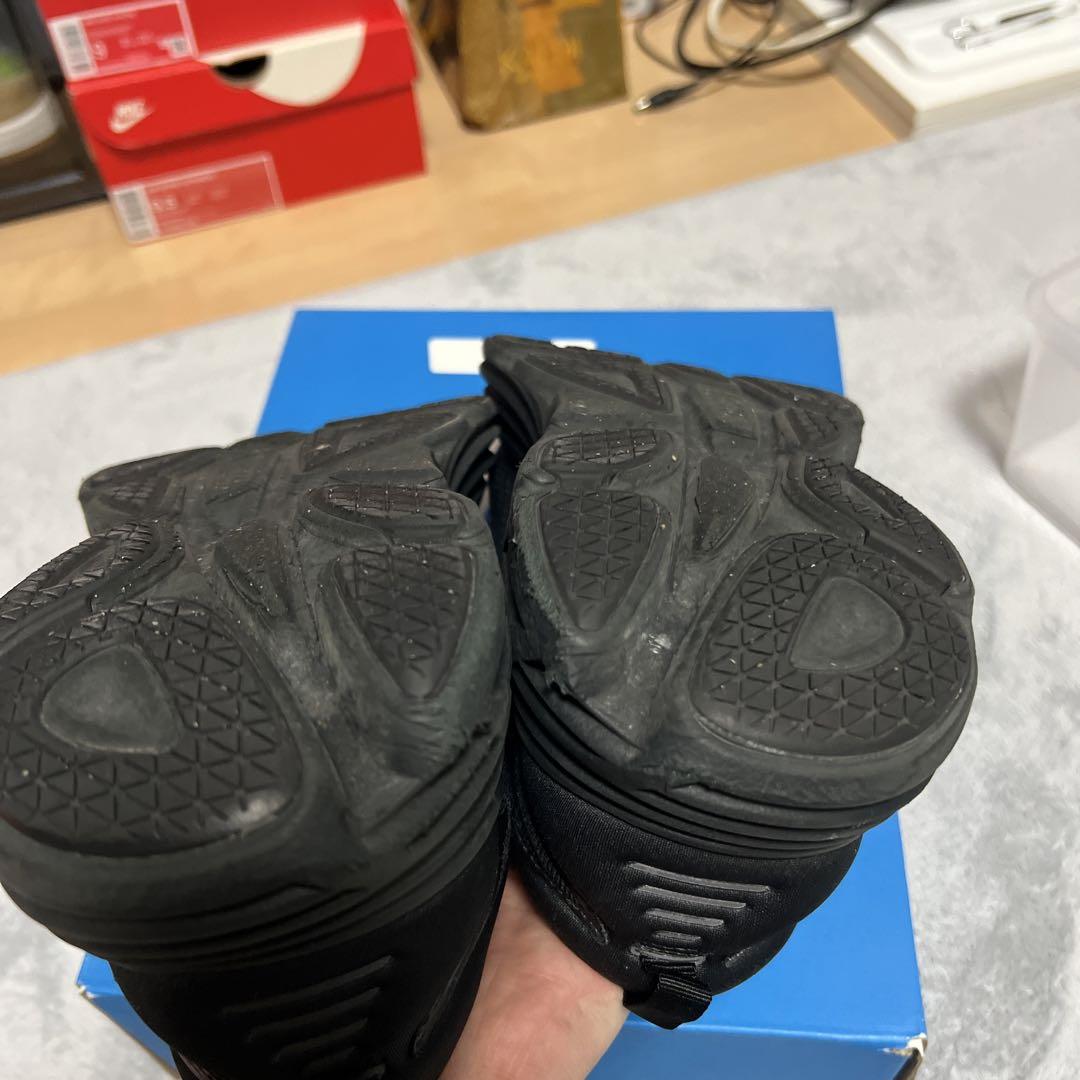 HOKA ブラック ランニングシューズ