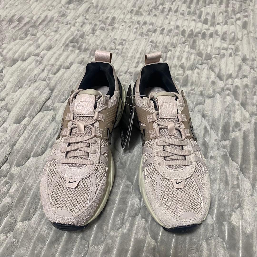 ナイキ V2K RUN 24.0