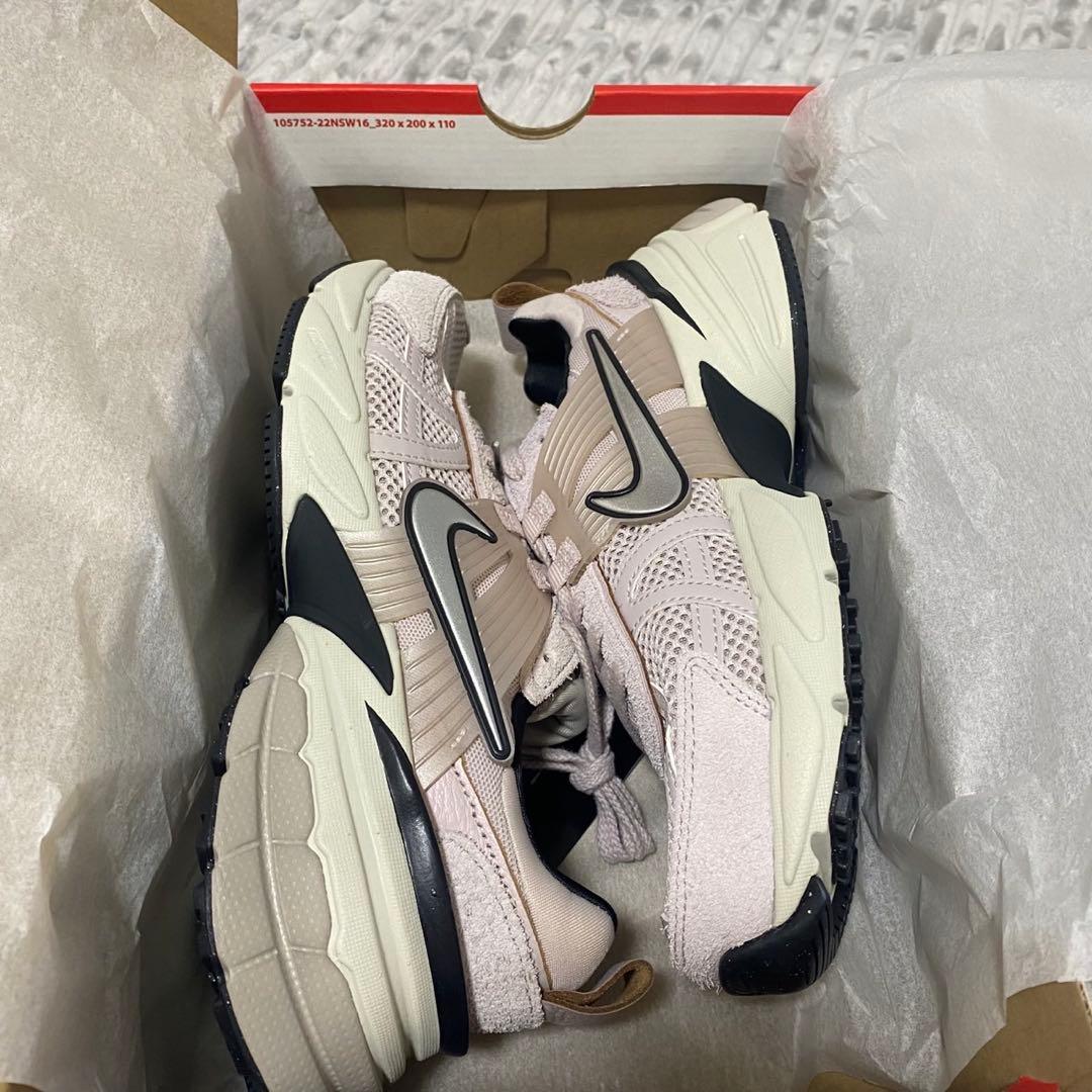 ナイキ V2K RUN 24.0