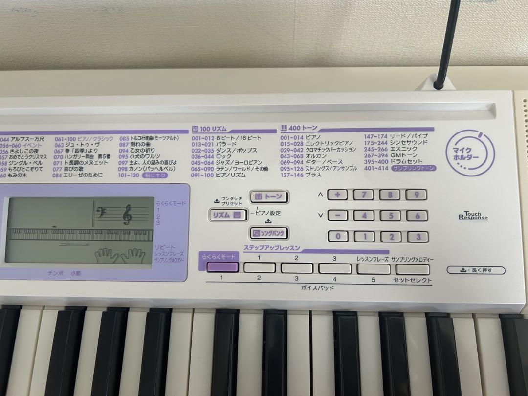 CASIO 電子キーボード 楽譜・マイク付き　LK-122