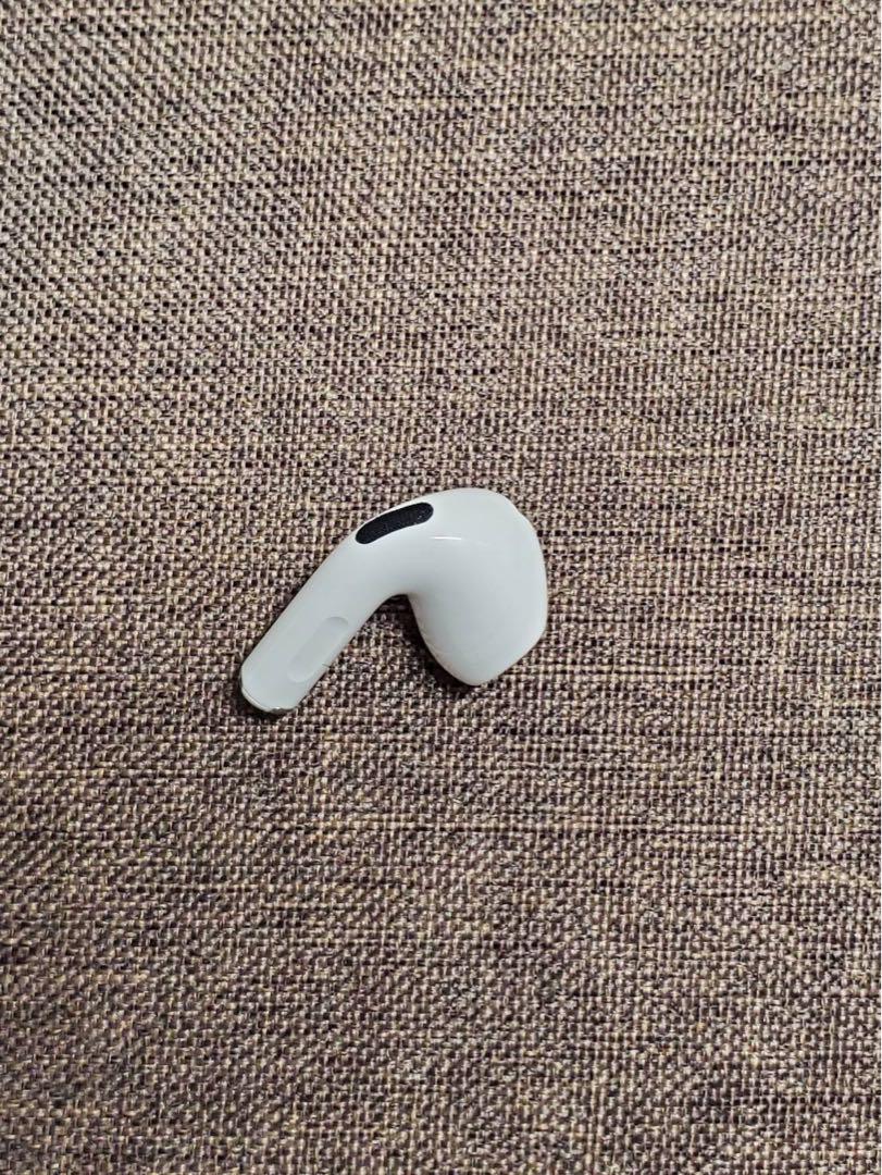 Apple AirPods 4世代 片耳 R 右耳071