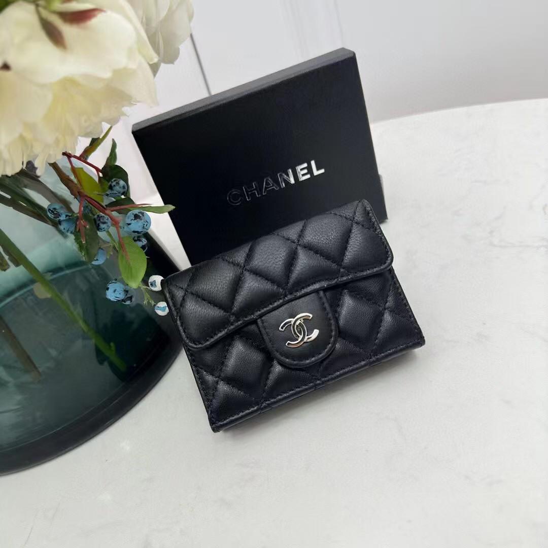 シャネル CHANEL二つ折り財布