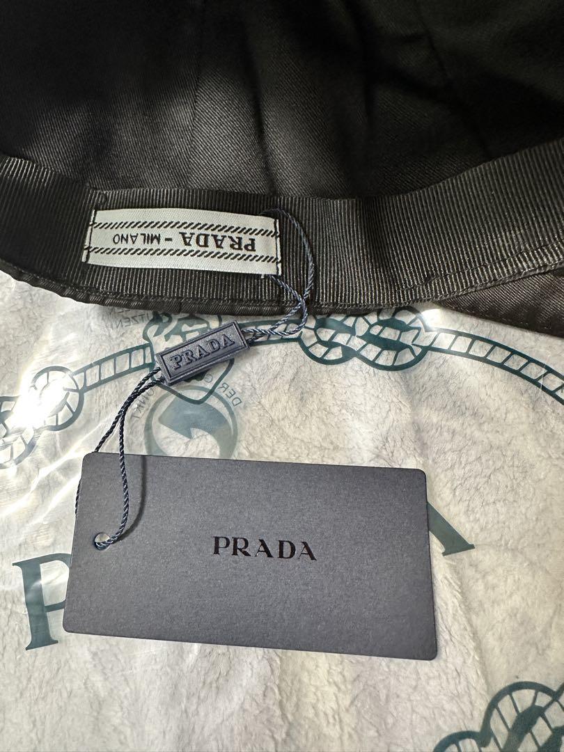 PRADA 黒 ナイロン ベースボールキャップ