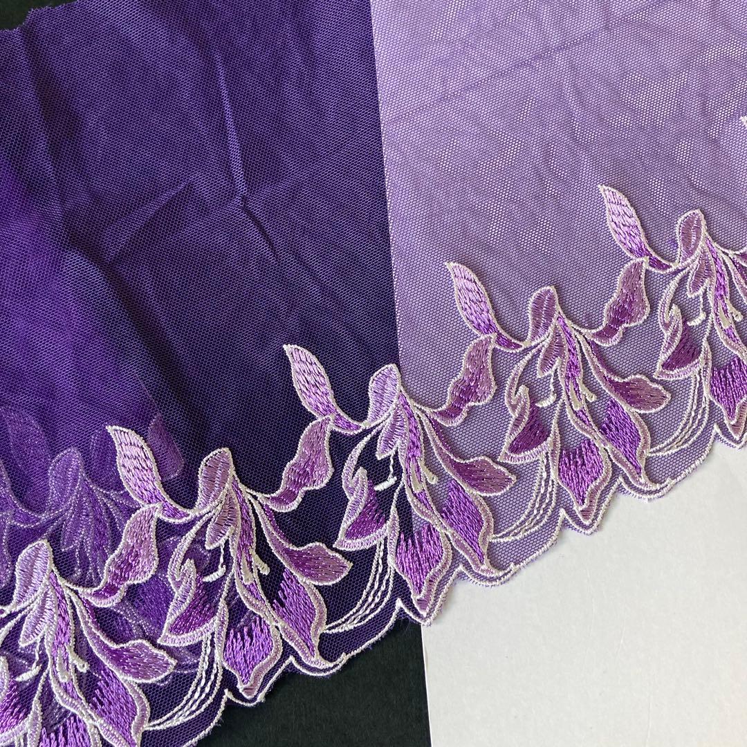 モーヴ系パープルカラーの百合刺繍チュールレース　ラスト1m　N-133