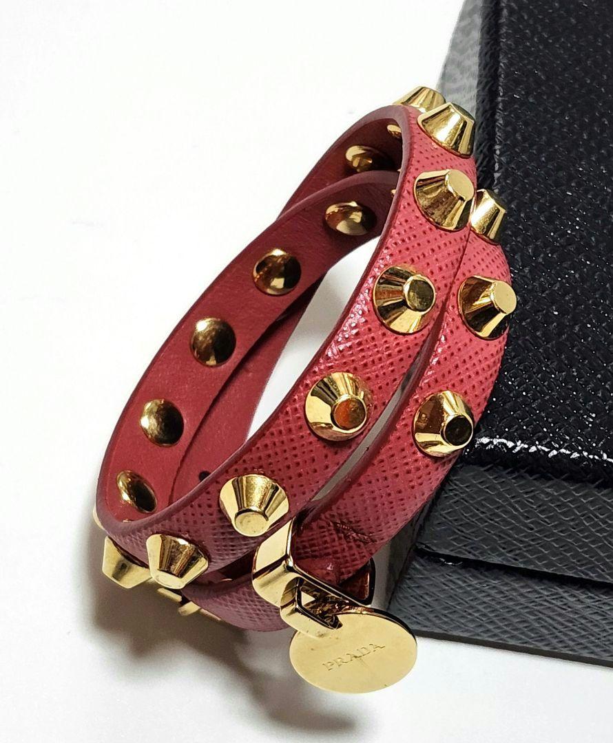 美品 PRADA プラダ スタッズ ブレスレット バングル 金具 レザー