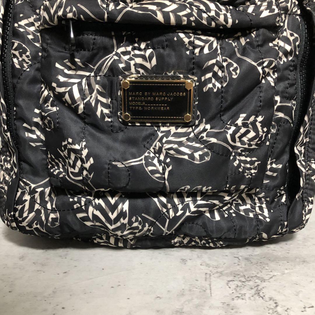 美品　Marc by Marc Jacobs ナイロンフラワープリントリュック