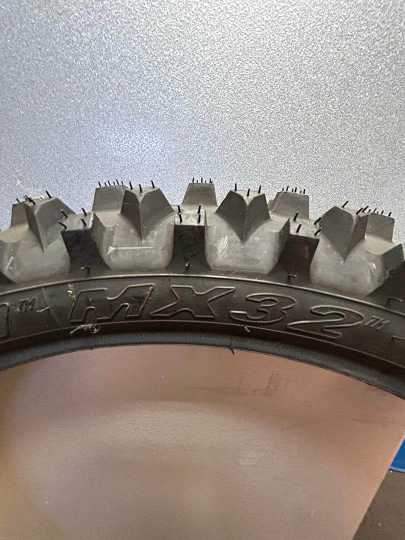 ピレリ オフロードタイヤ フロントリアセット 新車取り外し ピレリ オフロードタイヤ フロントリアセット 新車取り外し