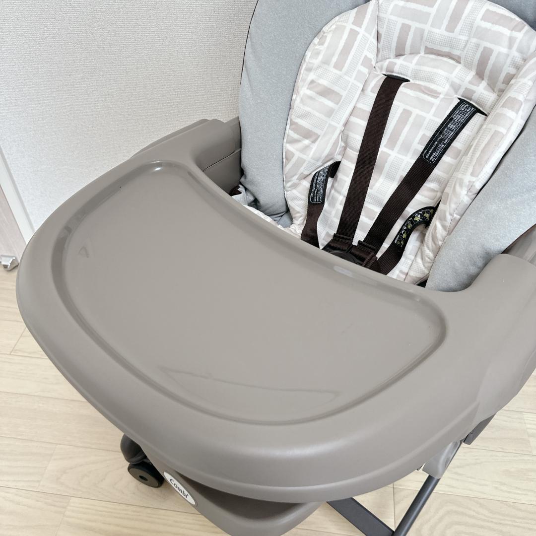 ［美品］コンビ　ネムリラオート4キャス ネムリラ4キャス オートスウィング（アカチャンホンポ共同開発