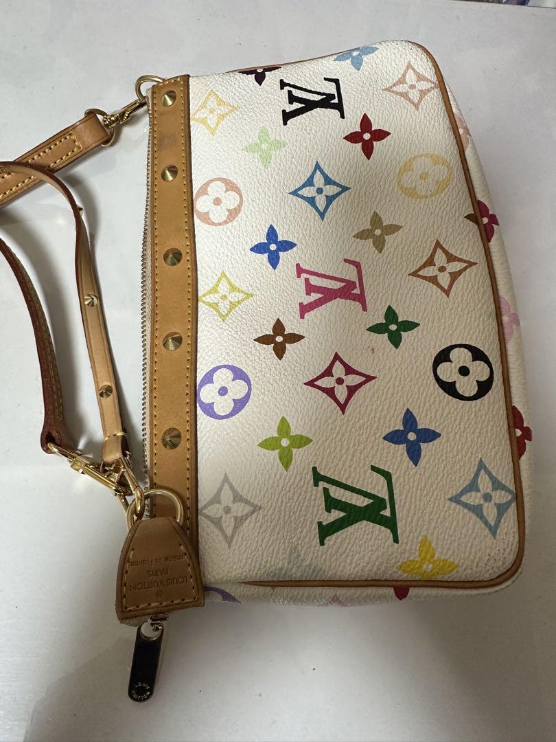 ルイヴィトン ポーチ 別売りストラップつき 少々の汚れあり