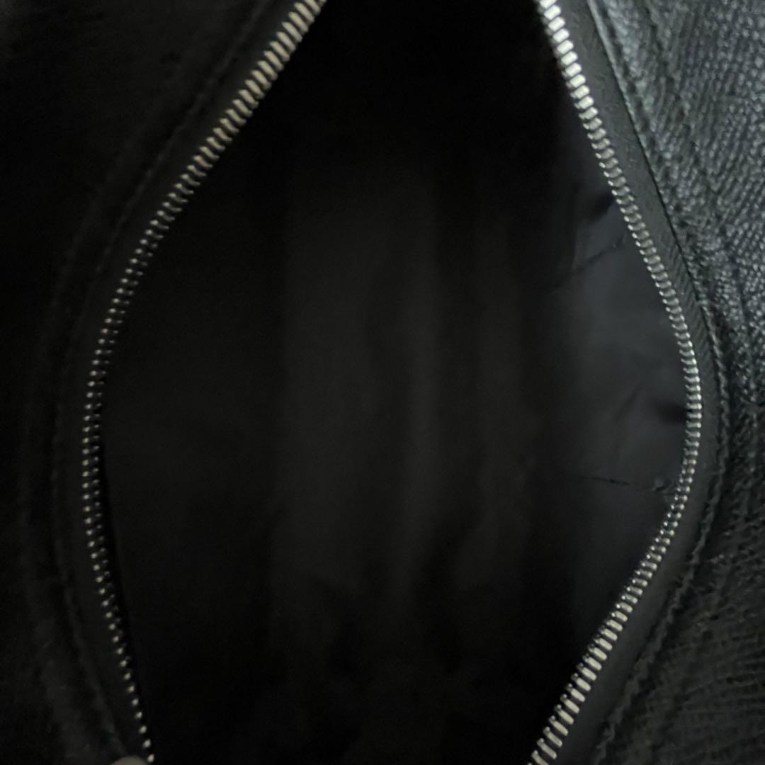 黒色