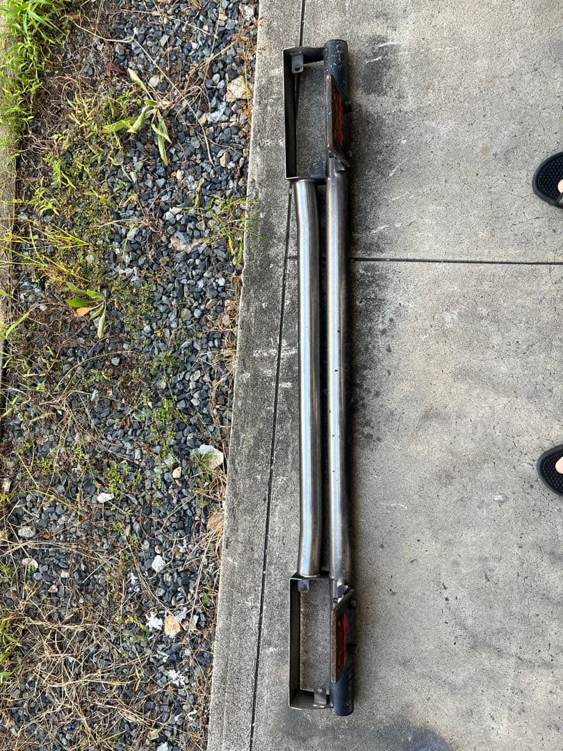 リアタニグチステンレスバンパー傷や汚れあり