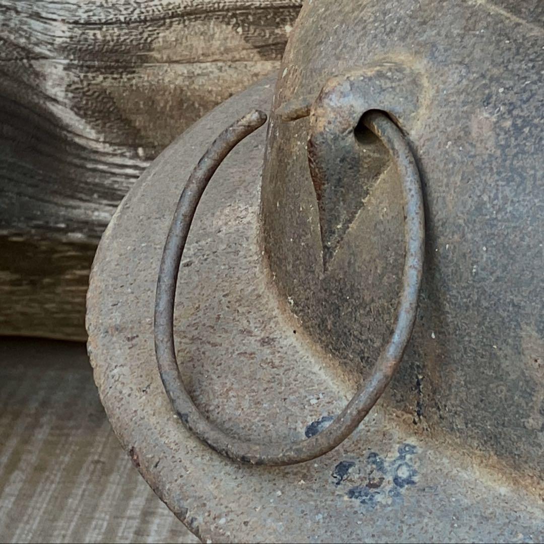 鉄製 茶釜 木製の蓋付き 鉄製 茶釜 木製の蓋付き