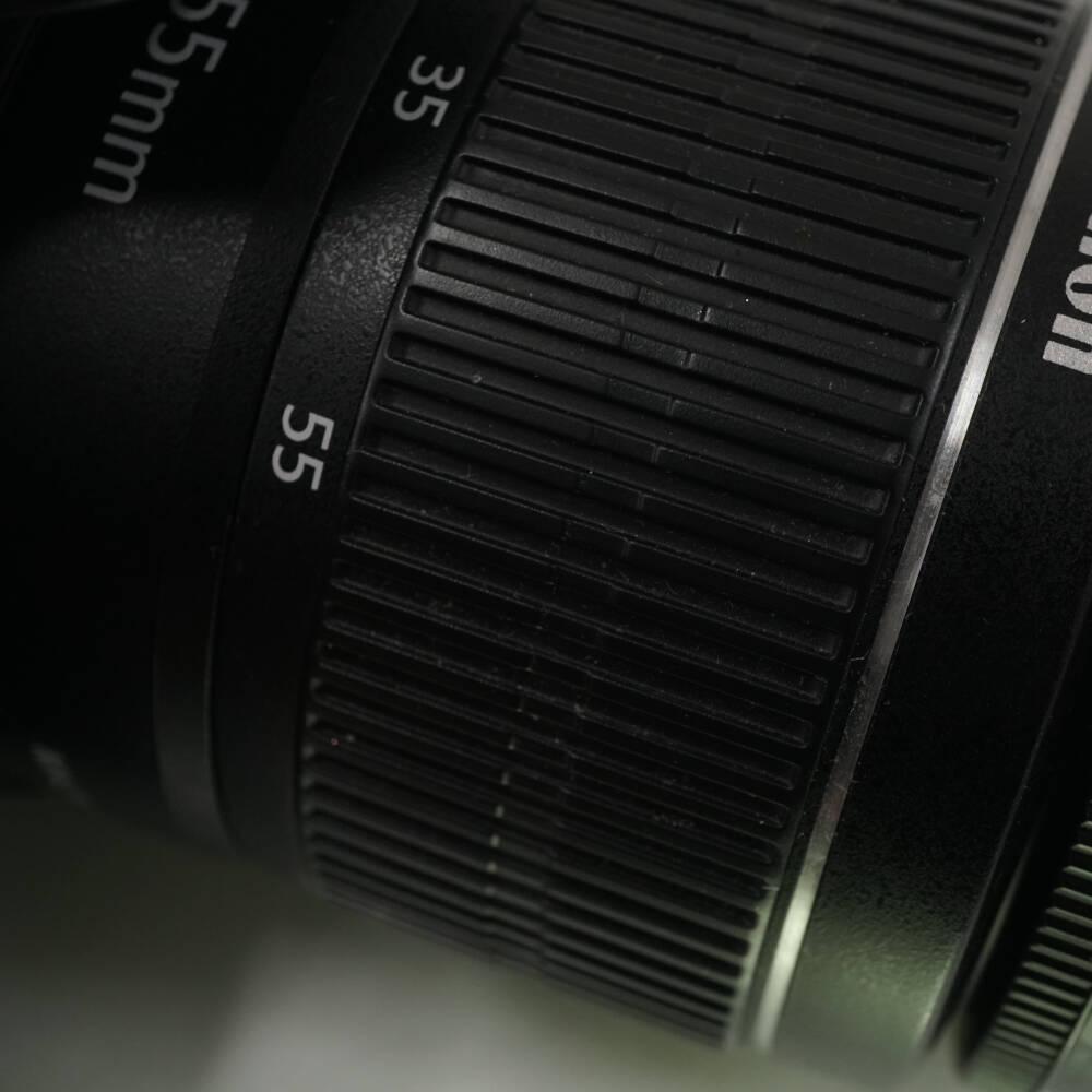 Canon EOS 4000D 標準ズームレンズキット USED品 完動品 Canon EOS 4000D 標準ズームレンズキット USED品 完動品