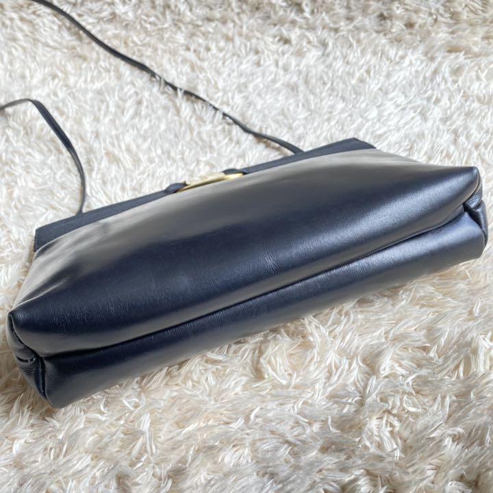 大人気安い 極美品 フェラガモ ショルダーバッグ ポシェット ヴァラリボン レザー 黒色 3kxfi-m35372817209 本物保証人気